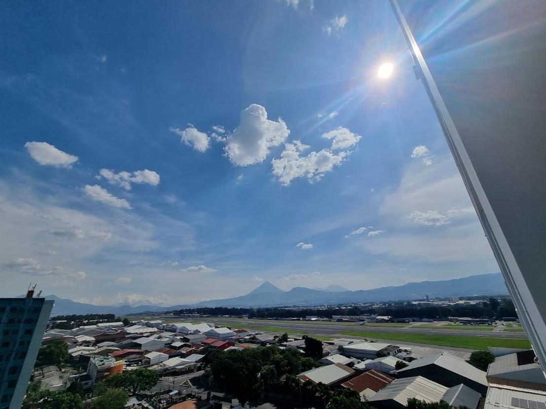 Apartmán Amazing Aircrafts Views In Front Of Airport Ciudad de Guatemala Exteriér fotografie